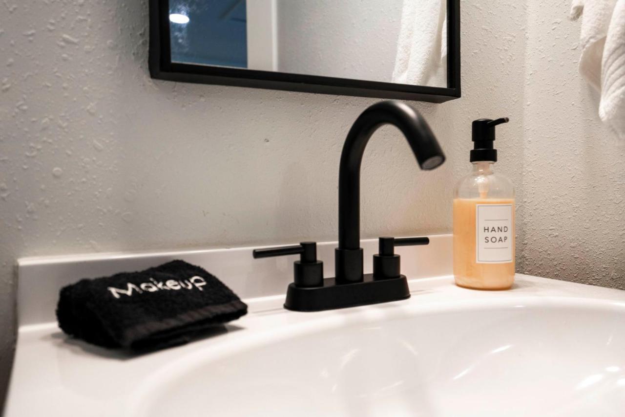 New! The Yellow Door- Downtown Wimberley W/ River Access Esterno foto